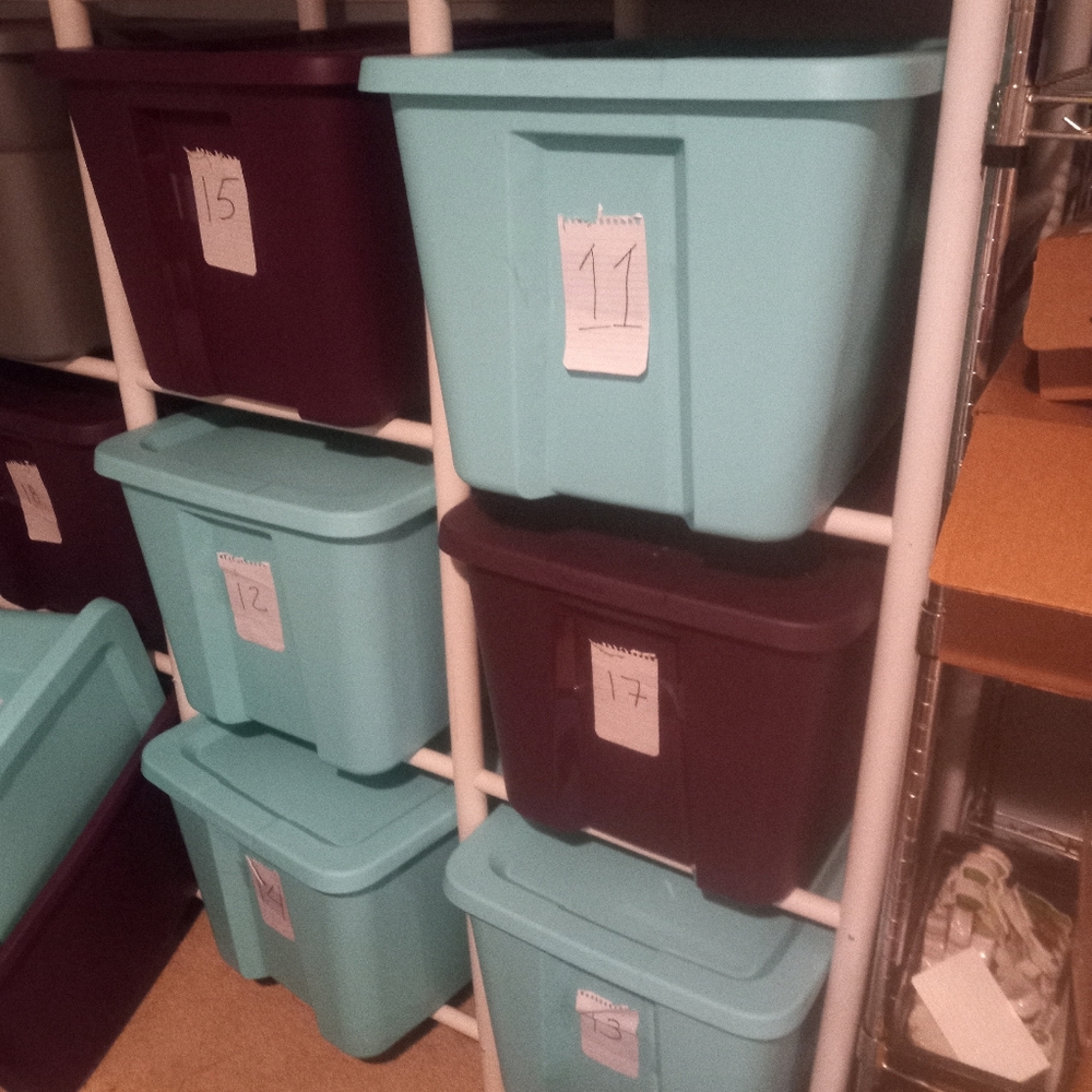 50 piece lot of womens clothing